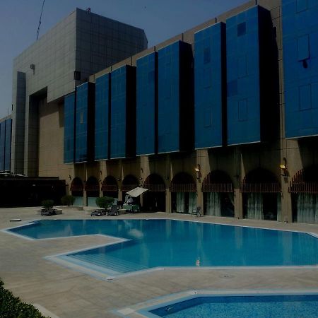 Basra International Hotel Bagian luar foto