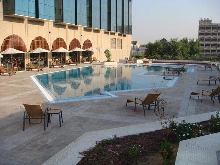 Basra International Hotel Bagian luar foto