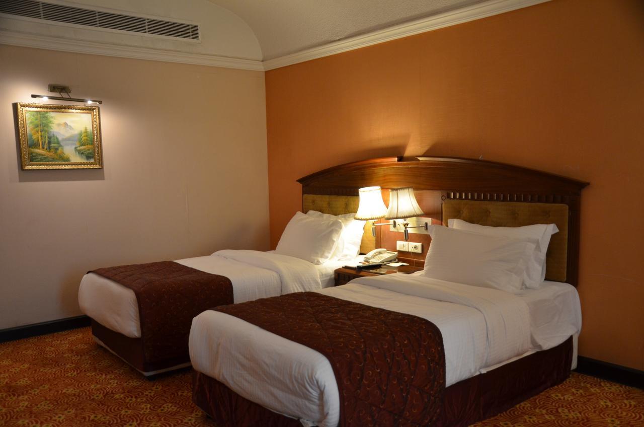 Basra International Hotel Bagian luar foto